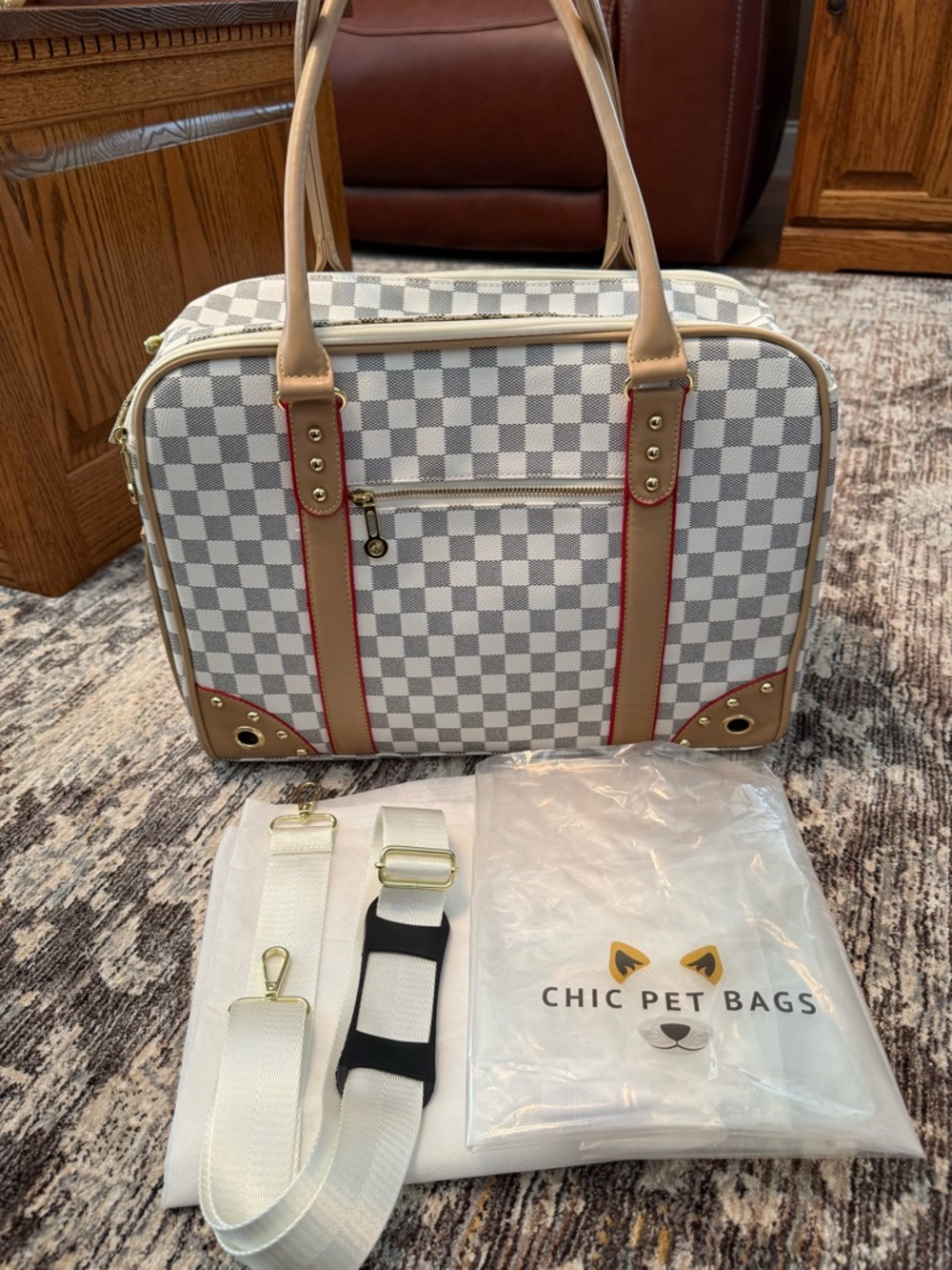 NEW! Chic Pet Bags - Hollywood Small Dog/Cat Pet Ventilated Travel Carrier Bag - Picture 5 of 16